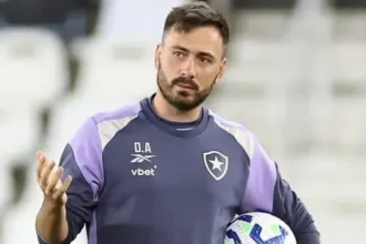 Botafogo tenta confirmar vaga direta na Libertadores diante do Fortaleza na rodada decisiva do Brasileirão