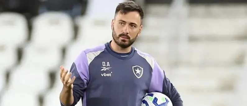 Botafogo tenta confirmar vaga direta na Libertadores diante do Fortaleza na rodada decisiva do Brasileirão