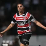 Thiago Galhardo critica direção do Santa Cruz, faz paralelo com o Vasco e admite pensar em parar de jogar