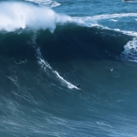 Carlos Burle relata apuro em onda gigante em Nazaré e diz ter vivido “pior caldo” da carreira