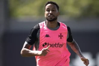 Vasco renova contrato de Jair até 2026, com opção de mais um ano