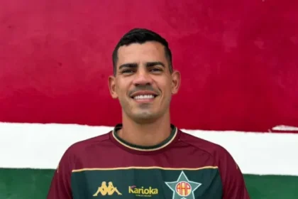 Portuguesa-RJ fecha com o zagueiro Jadson Cristiano para a temporada 2026