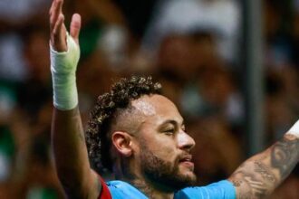 Santos suspende negociações e foca em definir permanência de Neymar para 2026