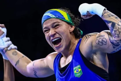 Bia Ferreira coloca cinturão dos leves da FIB em jogo pela quarta vez em Mônaco
