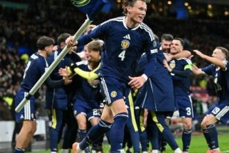Escócia volta à Copa após 28 anos com quatro ingleses e nomes da Premier League