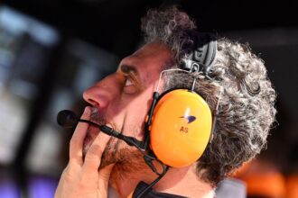 Chefe da McLaren vê Russell e Leclerc como ameaça na decisão do título em Abu Dhabi