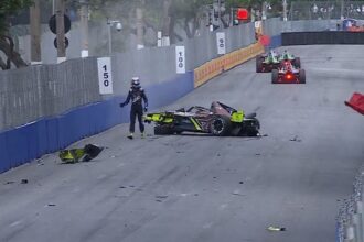 Carro de Pepe Martí capota e pega fogo após salto sobre Müller e Da Costa no Sambódromo do Anhembi