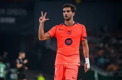 Barcelona vira sobre Betis, Ferran Torres faz hat-trick e amplia vantagem na liderança
