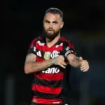 Michael expressa desejo de continuar no Flamengo na temporada 2026