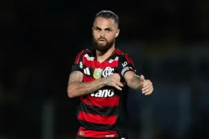 Michael expressa desejo de continuar no Flamengo na temporada 2026