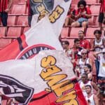 Vitória fecha preparação com torcedores no Barradão antes de jogo decisivo contra o São Paulo