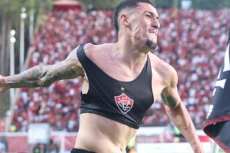 Vitória supera São Paulo por 1 a 0 e garante permanência na Série A na última rodada