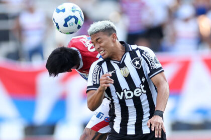 Botafogo faz 4 a 2 no Fortaleza, fecha Brasileirão em 6º e confirma queda do rival cearense
