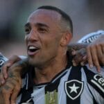 Anselmi pede desculpas à torcida do Botafogo após queda no Carioca