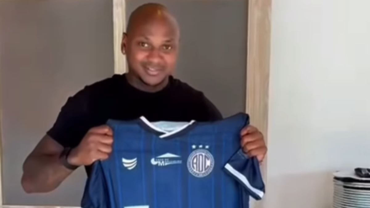 Confiança confirma chegada do atacante Sassá para a temporada 2026