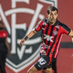 Raúl Cáceres confirma saída do Vitória e acerto com o Olimpia para 2026