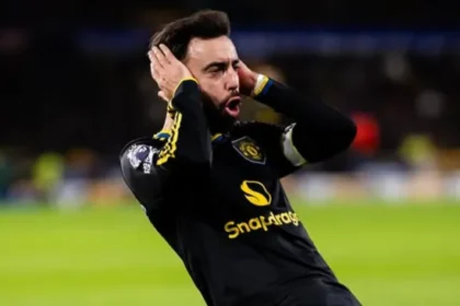 Segunda-feira com rodada inglesa e vitórias de Osasuna, United e Milan; confira todos os resultados