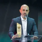 Rafael Guanaes supera rivais de peso e é eleito melhor técnico do Brasileirão 2025