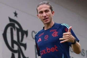 Flamengo de Filipe Luís tenta superar marca da era Zico com possível terceira taça em 19 dias