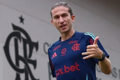 Flamengo de Filipe Luís tenta superar marca da era Zico com possível terceira taça em 19 dias