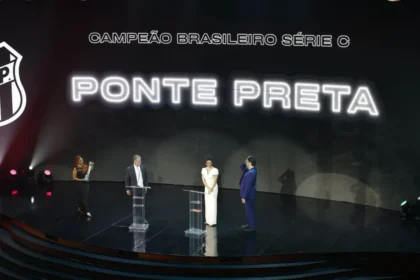 Ponte Preta recebe troféu da Série C 44 dias após a conquista