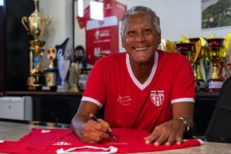 Ex-artilheiro do CRB, Joãozinho Paulista é internado após sofrer AVC em Maceió