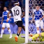 Memphis Depay elogia defesa do Corinthians após vitória sobre o Cruzeiro