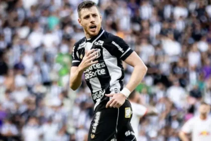Operário-PR anuncia contratação do atacante Aylon, ex-Ceará