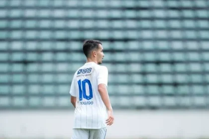 Meia Ian Brito, de 16 anos, desperta interesse de clubes do Brasil e da Arábia Saudita