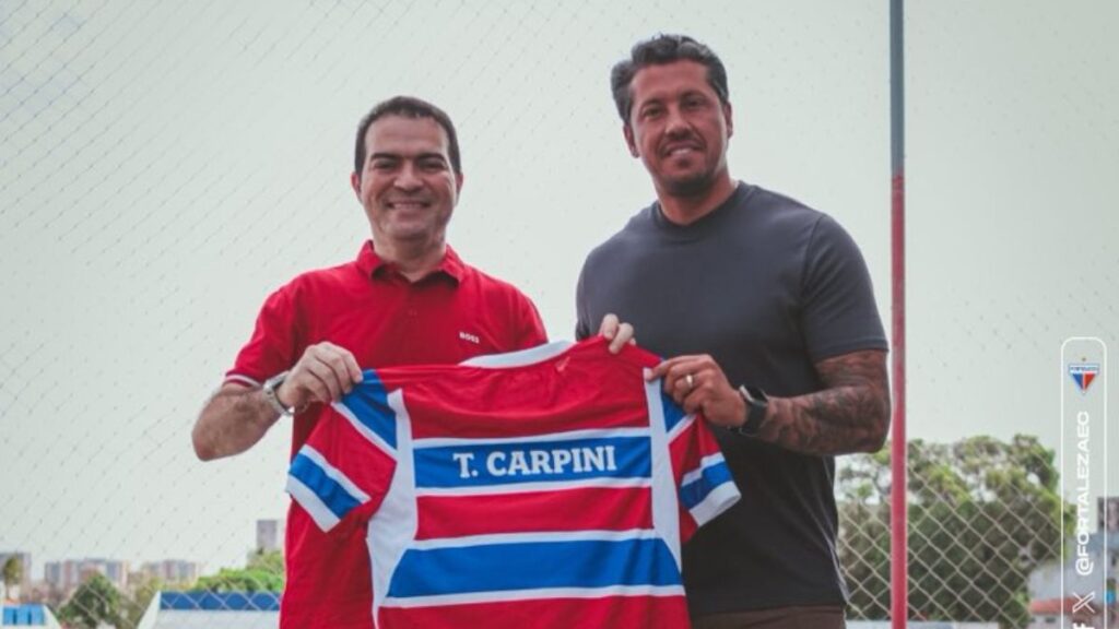 Thiago Carpini chega a Fortaleza para comandar equipe na Série B