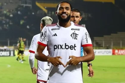 Flamengo acerta venda de Juninho ao Pumas por 5 milhões de euros