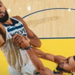 Curry marca 39 pontos no retorno, mas Warriors são batidos pelos Timberwolves