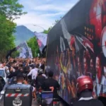 Torcida comparece ao CT e incentiva elenco do Vasco antes do clássico com o Fluminense