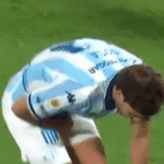 Zagueiro do Racing sente lesão na virilha ao converter pênalti na final do Clausura