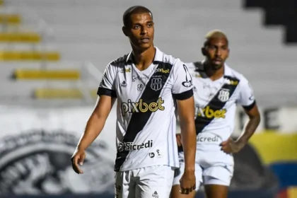 Caxias acerta com volante Lucas Cândido e negocia atacante Salatiel