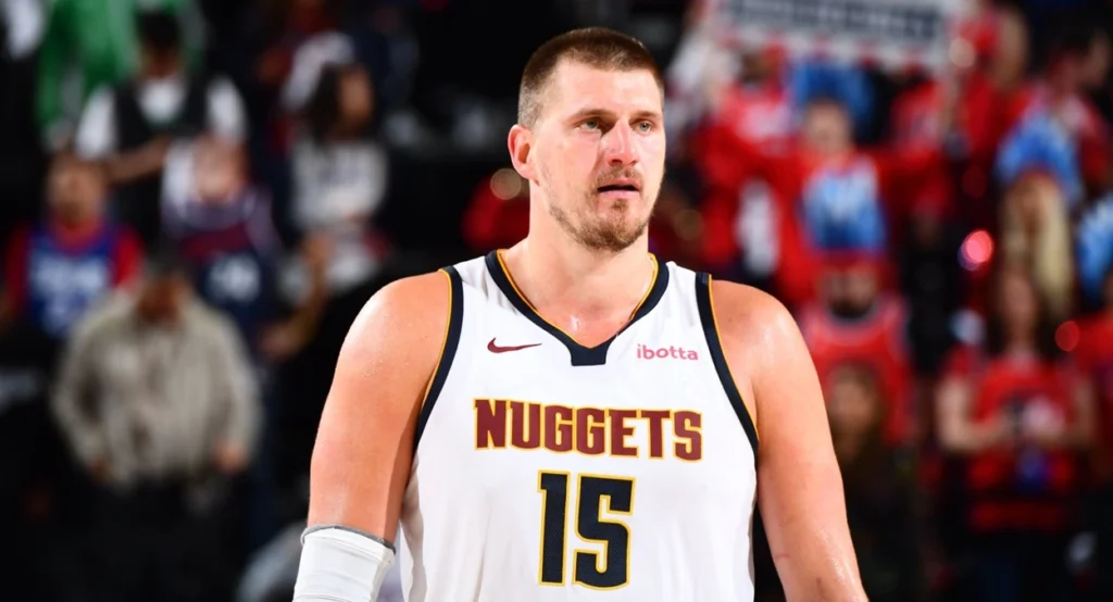 Jokic garante triunfo dos Nuggets na prorrogação e alcança 12º triple-double na temporada