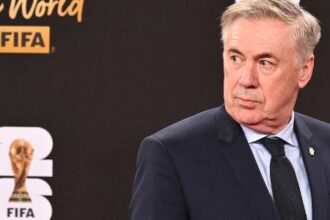 Carlo Ancelotti prestigia carnaval de Salvador e recebe apelo de Léo Santana por Neymar na Seleção