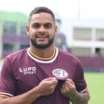 Atacante Juninho chega ao CT e deve ser oficializado pelo Náutico