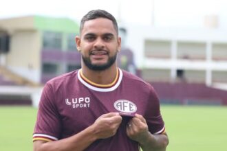 Atacante Juninho chega ao CT e deve ser oficializado pelo Náutico