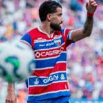 Fortaleza confirma alta médica de Emanuel Brítez após tratamento de pneumonia