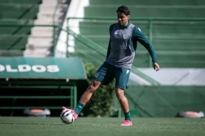 Guarani negocia saída amigável do zagueiro Diogo Silva