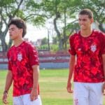 Atletas campeões do Sub-17 participam de treino com elenco profissional do Sergipe
