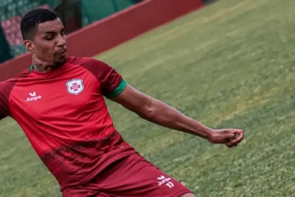 Portuguesa Santista contrata centroavante João Pedro para a Série A3 de 2026