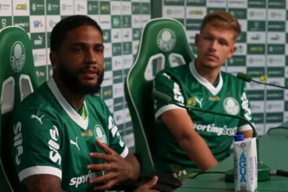 Palmeiras oficializa compra de Bruno Fuchs com contrato até 2029