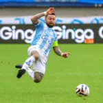 Paysandu vira no fim, elimina Portuguesa e segue na Copa do Brasil