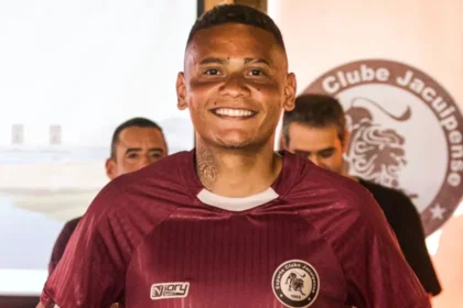 Jacuipense apresenta uniformes para 2026 e formaliza patrocinadores em Salvador