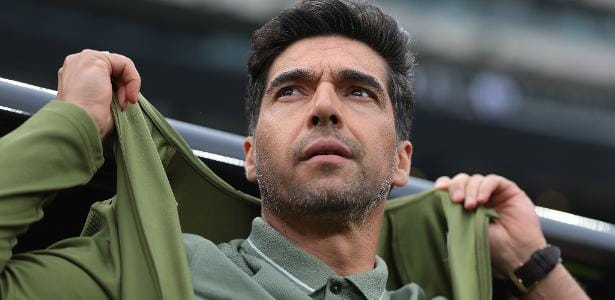 Palmeiras aguarda definições de Abel Ferreira e do mercado para fechar elenco da Copinha