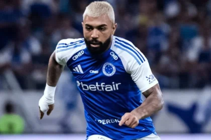 Gabigol garante permanência no Cruzeiro e diz que relação com Tite é “pelo clube”