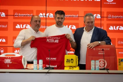 Inter apresenta Paulo Pezzolano, que exalta elenco e mira time intenso em 2025