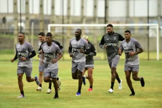 Ponte Preta: jogadores deflagram greve após novos atrasos salariais